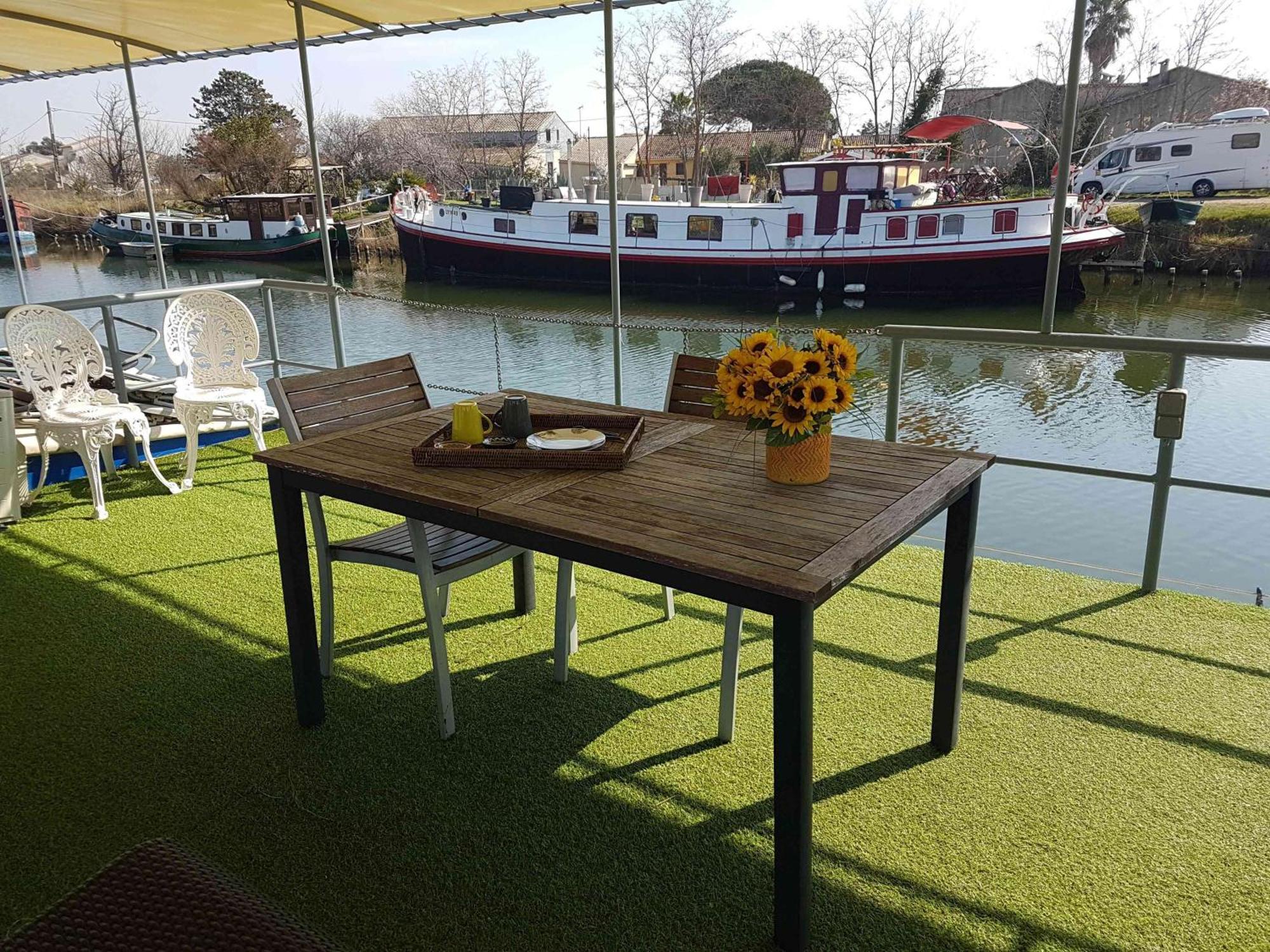 Peniche Authentique Tout Confort Aigues-Mortes Exteriör bild